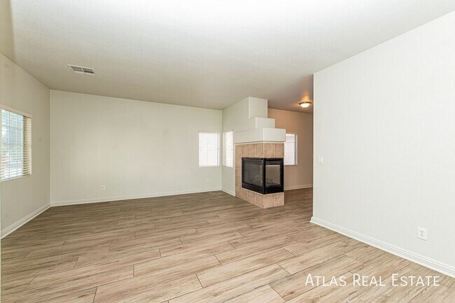 Foto del edificio - 8865 Happy Stream Ave