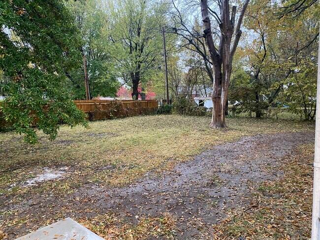 Foto del edificio - 1325 NE Englewood Rd