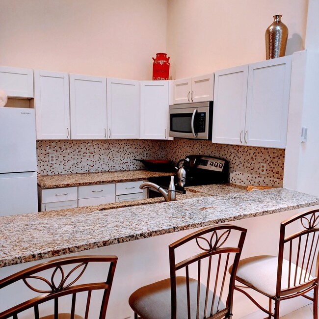 Building Photo - 14132 Lily Ct