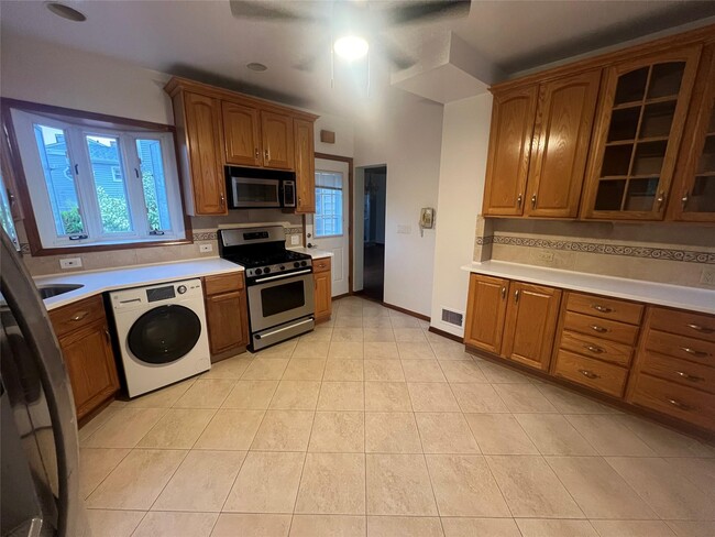 Foto del edificio - 62 Woodland Ave