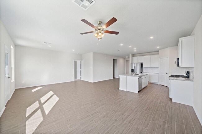 Building Photo - 14524 Jelly Pnes Dr