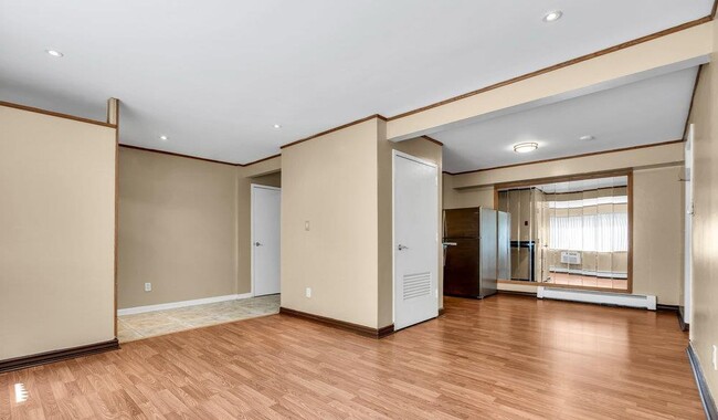 Building Photo - 325 Cricket Ln