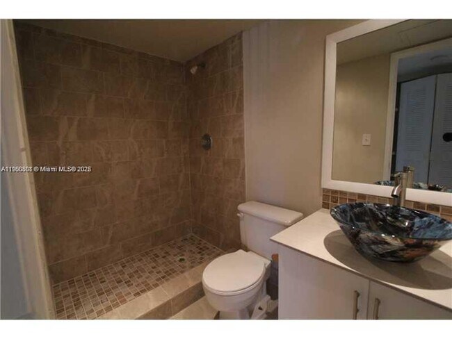 Foto del edificio - 7165 NW 186th St