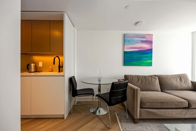 Photo du bâtiment - 225 Adelaide St W