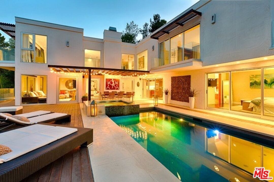 Foto principal - 8854 Hollywood Hills Rd