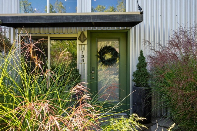 Building Photo - 3033 Blake St