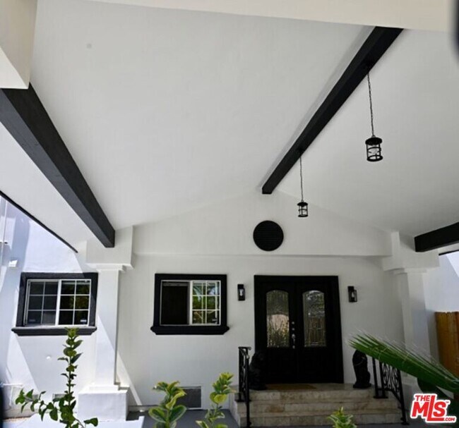 Foto del edificio - 5719 Beckford Ave