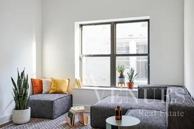 Foto del edificio - 4 bedroom in Brooklyn NY 11226