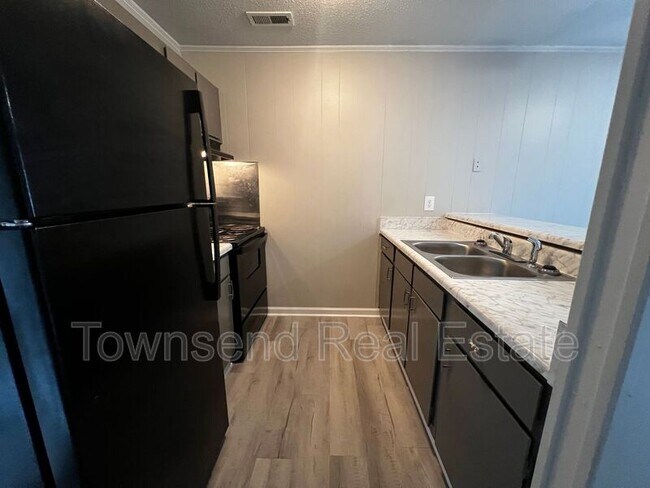 Foto del edificio - 5866 Century Oaks Dr