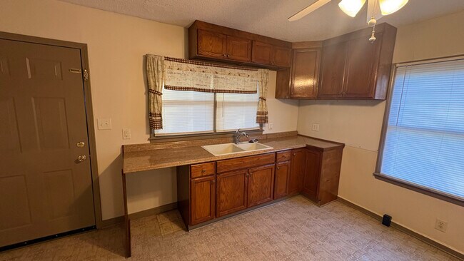 Foto del edificio - 203 W Washington Ave