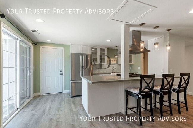 Building Photo - 906 Rose Dr