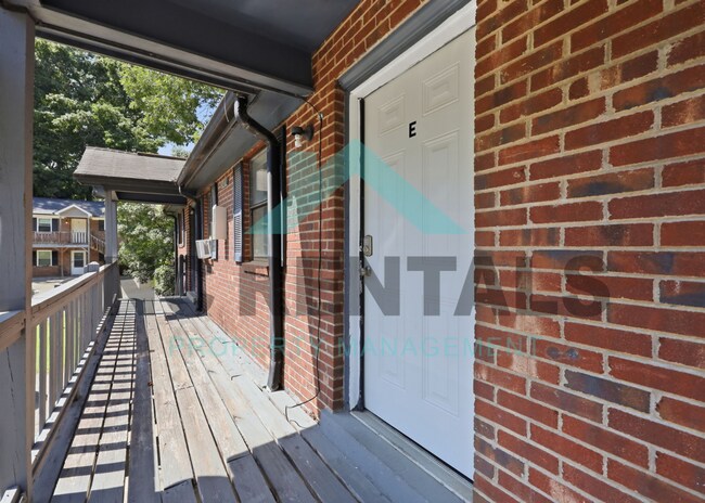 Foto del edificio - 2401 Markwood Ln SE