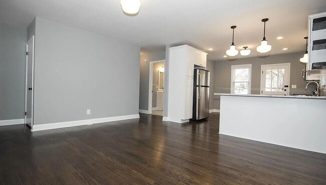 Building Photo - 4401 Buchanan Ave