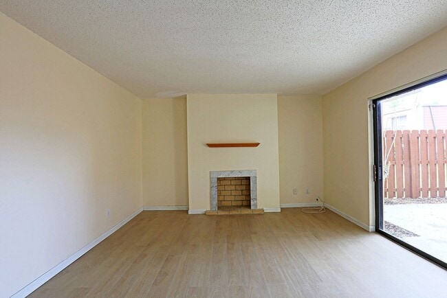 Photo - Parkwoods 1570-3 Apartment