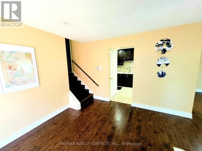 Building Photo - 9 Bruce Beer Dr