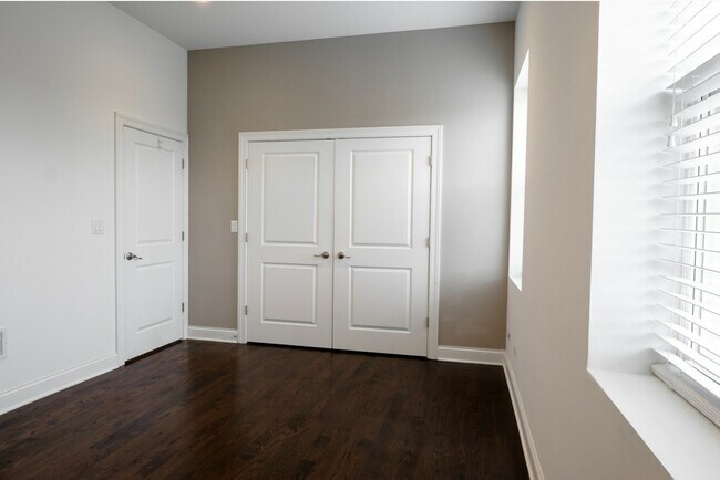 Bedroom 2 - 15 S Hoyne Ave