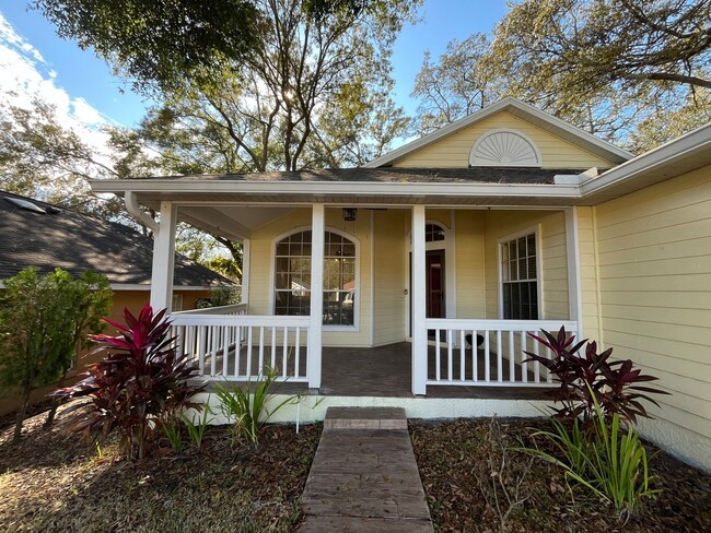 Building Photo - The most charming home in Apopka could be ...