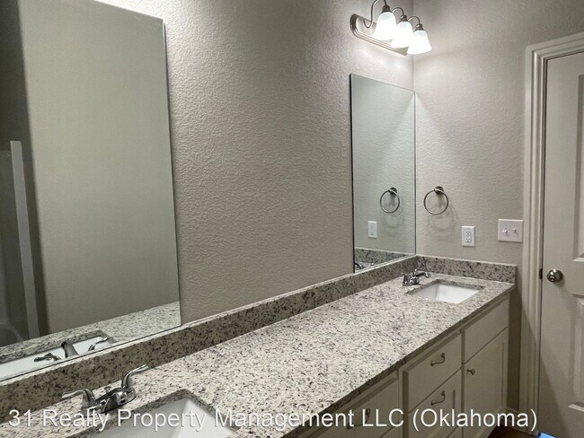 Foto del edificio - 3 br, 2 bath House - 166 Western Hills Dr