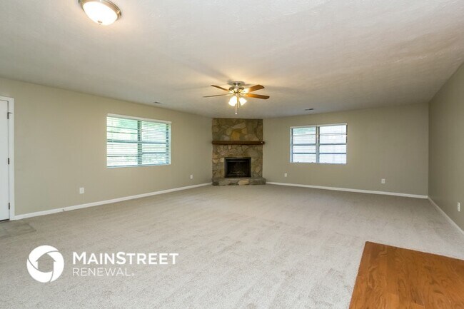 Building Photo - 3790 Creekview Cir