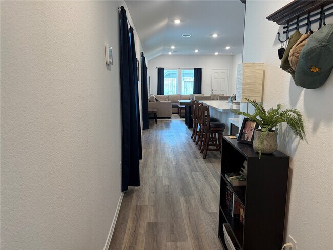 Foto del edificio - 1135 Juniper Vis Dr