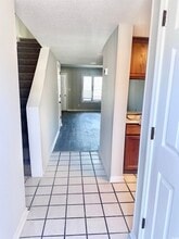 Building Photo - 401 Garden Dr