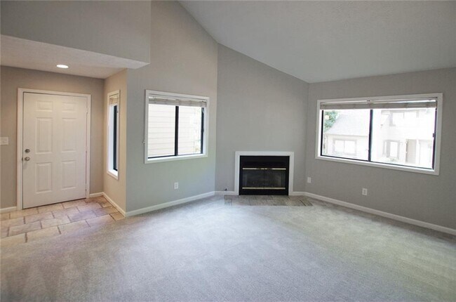 Building Photo - 704 Cedar Chase Cir NE