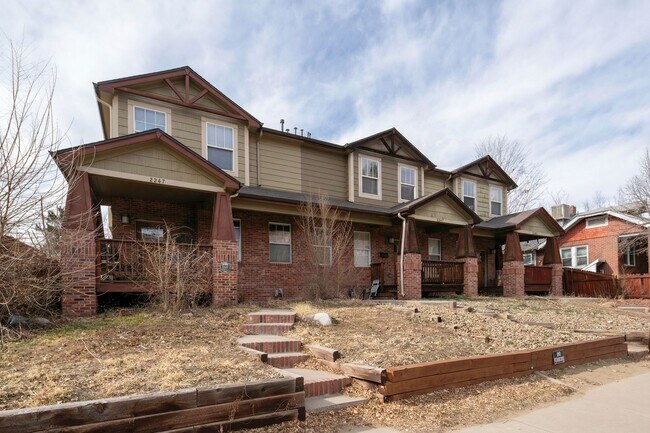 Foto del edificio - Exceptional 5-Bedroom Home Steps from the University of Denver