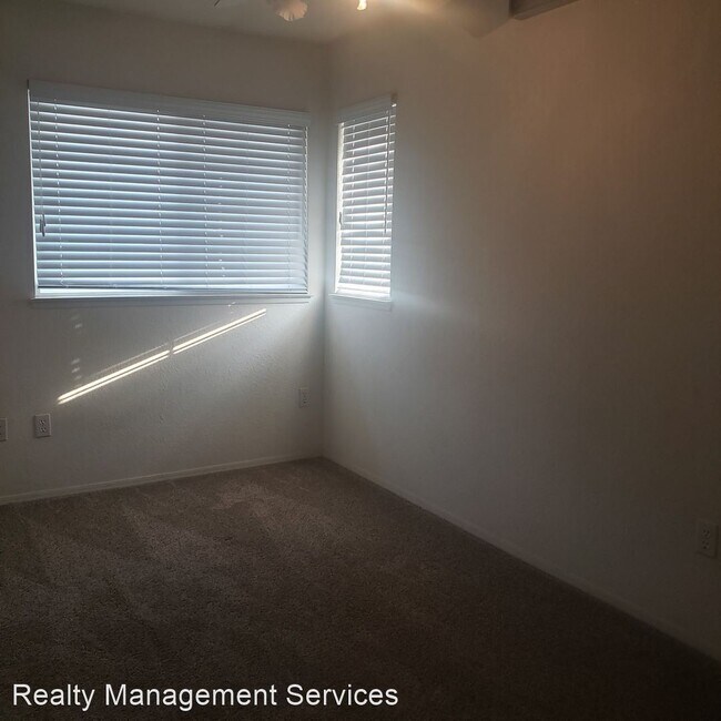 Building Photo - 5 br, 2.5 bath House - 3805 Leyburn