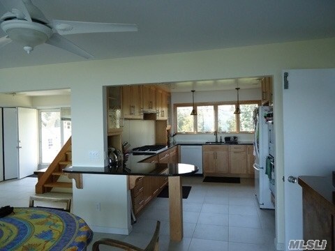 Foto del edificio - 290 Cleaves Point Rd