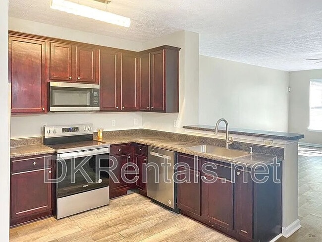 Foto del edificio - Room in Townhome on High Park Ln