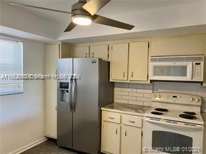 Building Photo - 16141 Blatt Blvd