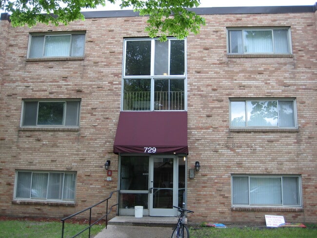 Building Photo - 725 SE 8th Ave