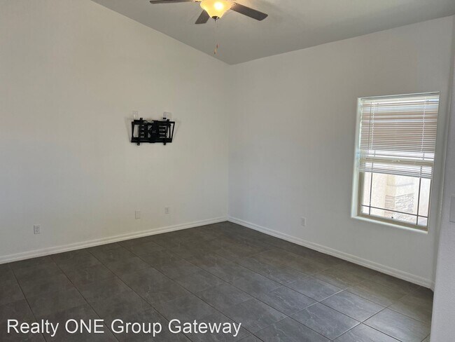 Foto del edificio - 3 br, 2 bath House - 3820 E San Gabriel St...
