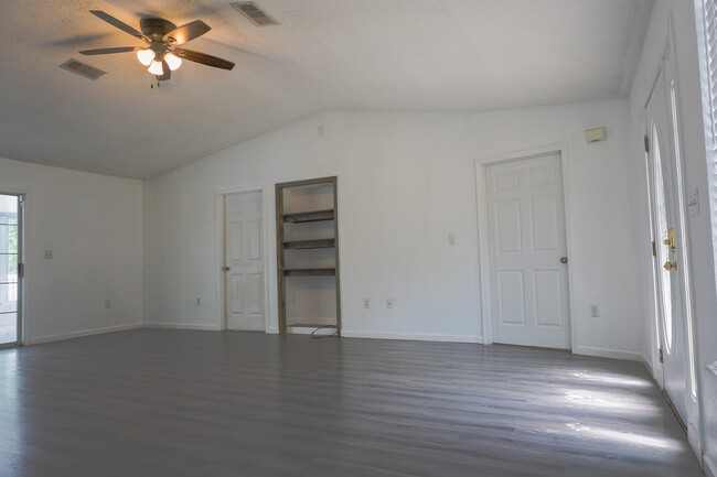 Building Photo - 233 Grand Prix Dr