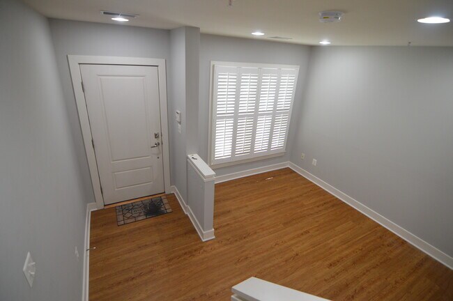 Building Photo - 4402 Longfellow St