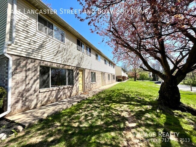 Building Photo - Large, budget-friendly 2-Bed w/ On-Site La...