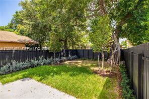 Foto del edificio - 921 NW 55th St