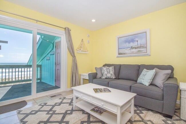 Building Photo - OFF-SEASON FURNISHED RENTAL