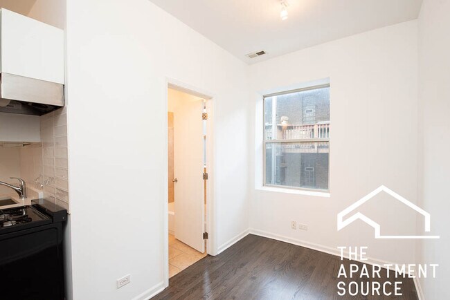 Building Photo - 5050 N Winthrop Ave