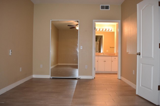 Foto del edificio - 1701 E Colter St