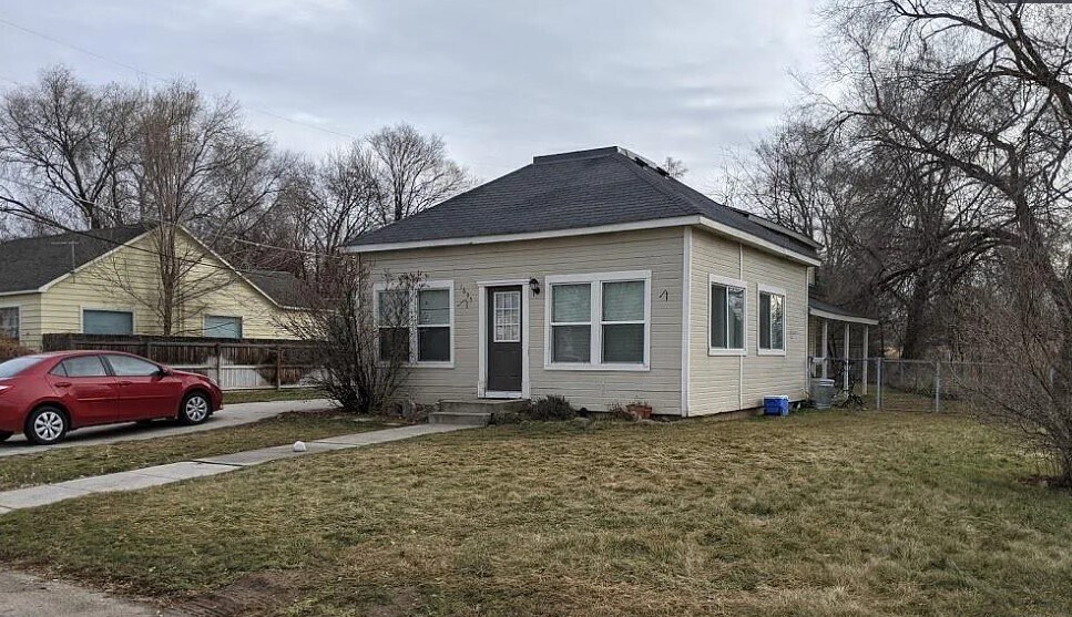 Foto principal - 1695 W Targee St