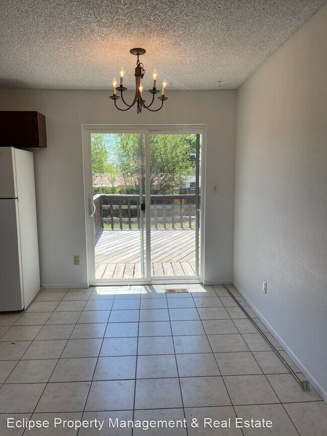 Building Photo - 3 br, 2 bath House - 3055 Gunnison Ave