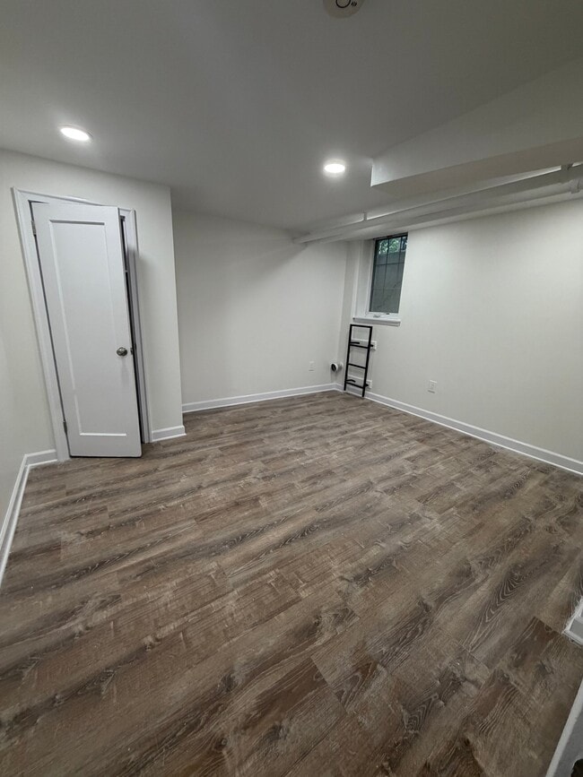 Building Photo - 220 N Arlington Ave