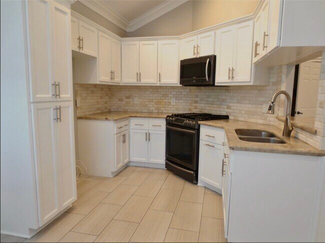 Building Photo - 8214 Split Oak Dr