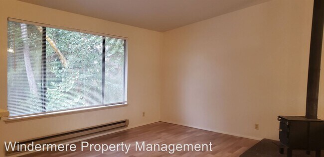 Foto del edificio - 6368 Pine Rd NE