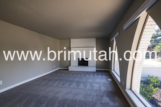 Building Photo - 9227 Lexann Cir