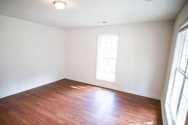 111 B VICTOR AVE - DEN - 111 Victor Avenue Ext