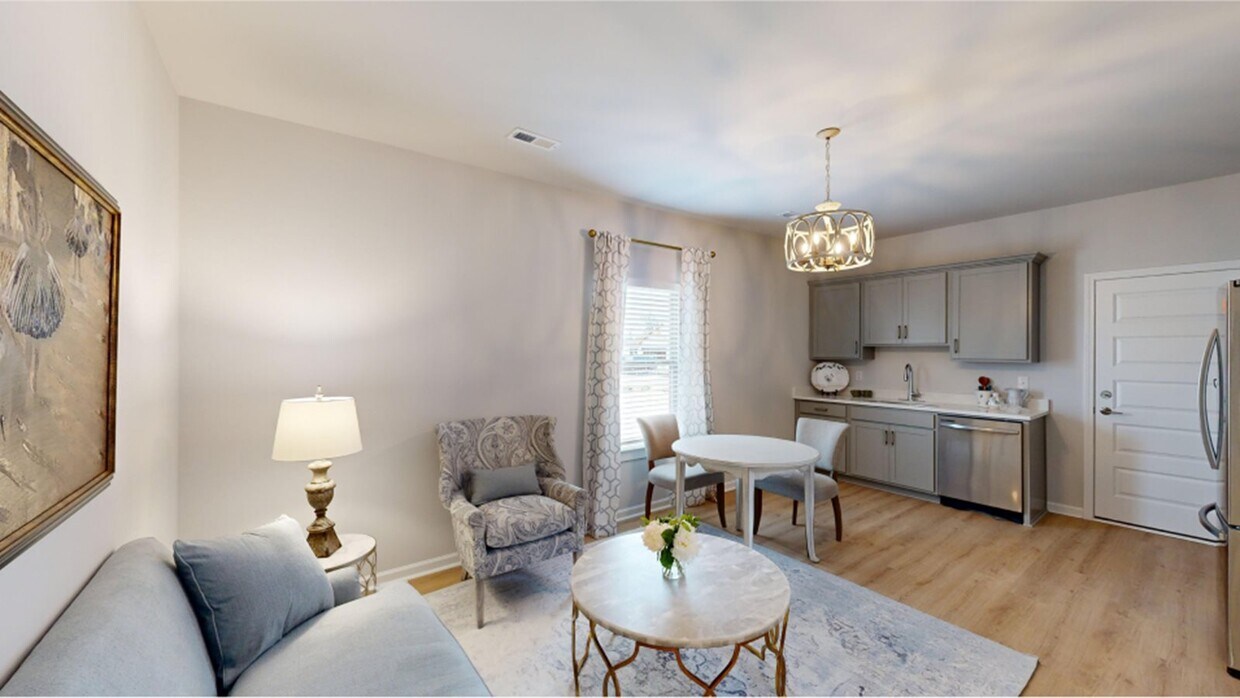 Suite de eficiencia. Amplia sala de estar con cocina americana, dormitorio privado y trastero. - 15747 Ruthie Lynn Dr