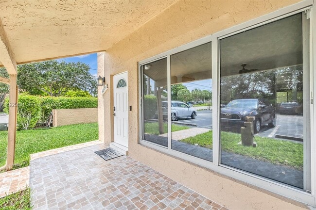 Building Photo - 4299 Coral Springs Dr