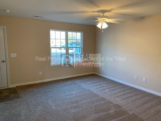 Foto del edificio - 3916 Mountainridge Dr